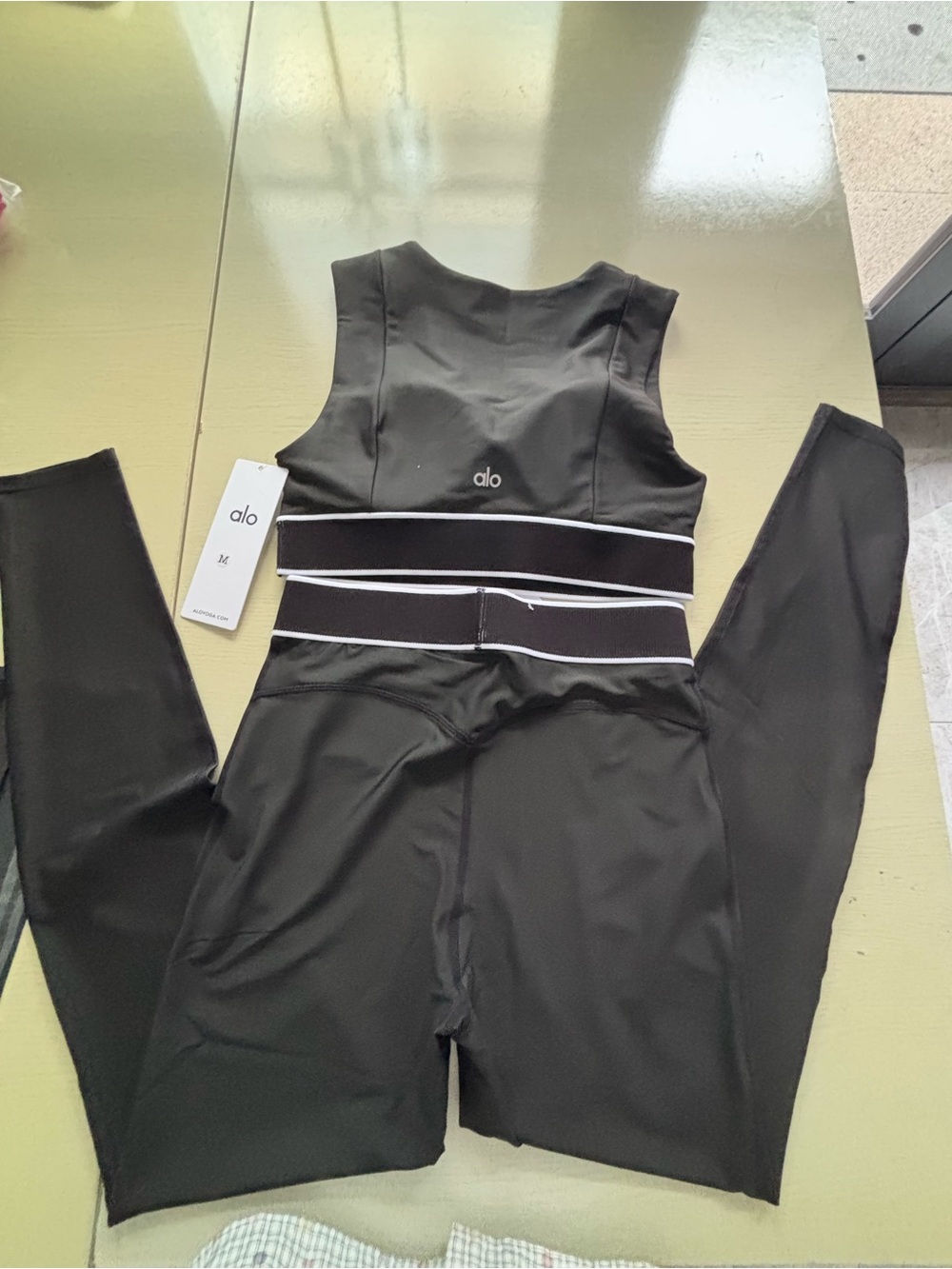 ALO Yoga Black Sports Bra with White Trim - Picture 6 of 6